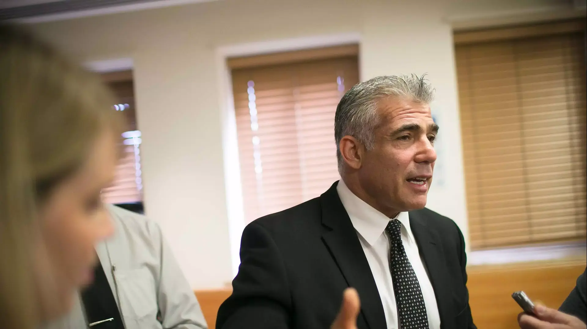 יאיר לפיד מציג את תקציב 2015 במסיבת עיתונאים במשרד האוצר יאיר לפיד מציג את תקציב 2015 במסיבת עיתונאים במשרד האוצר