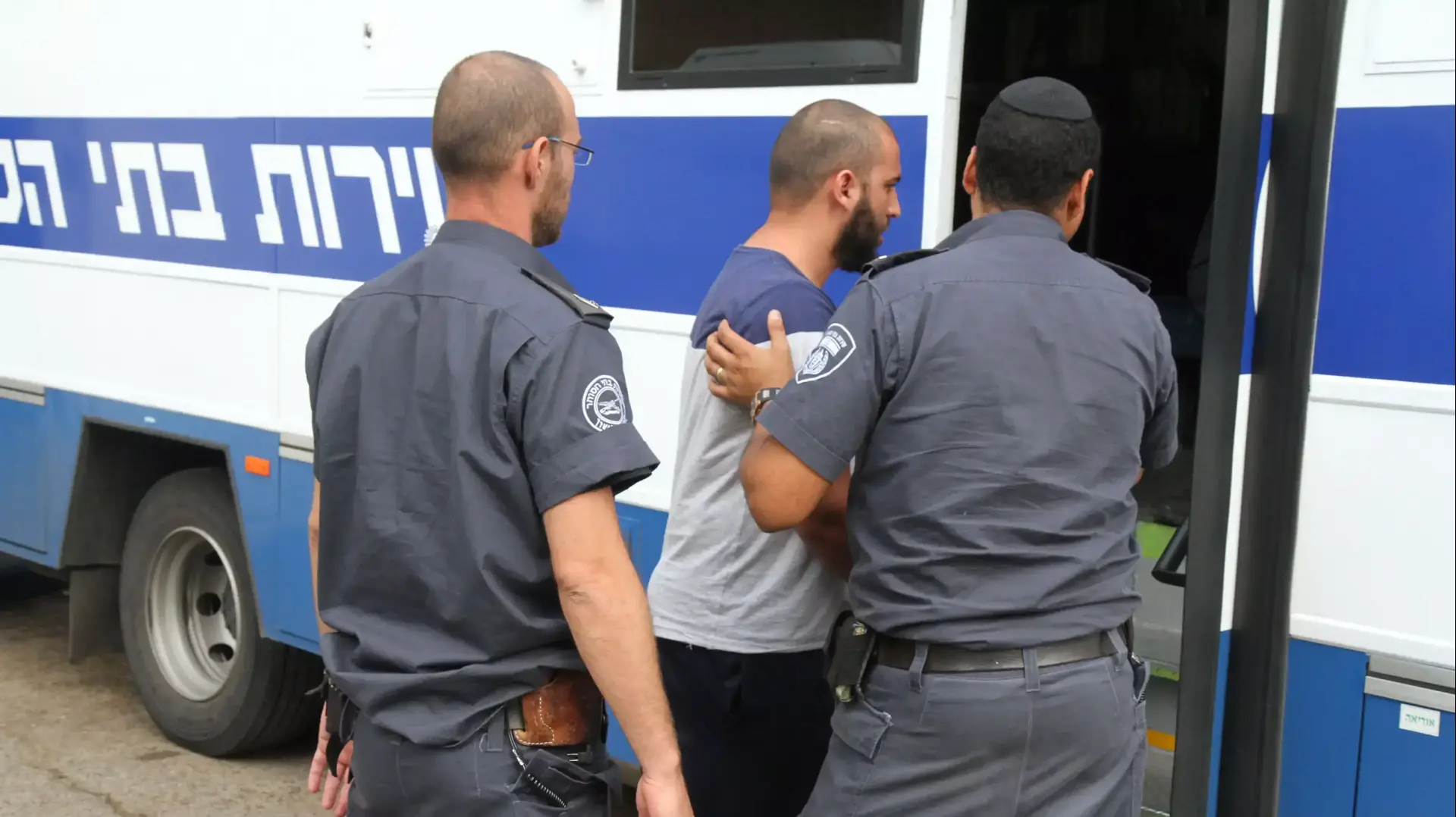 מחמוד מוסטפא מחאמיד המורה מכפר קרע החשוד בהזדהות עם דאעש, בית משפט השלום חדרה מחמוד מוסטפא מחאמיד המורה מכפר קרע החשוד בהזדהות עם דאעש, בית משפט השלום חדרה