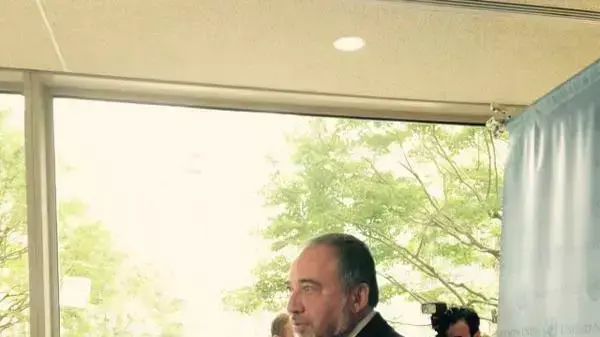 שר החוץ אביגדור ליברמן במסיבת עיתונאים באו"ם שר החוץ אביגדור ליברמן במסיבת עיתונאים באו"ם