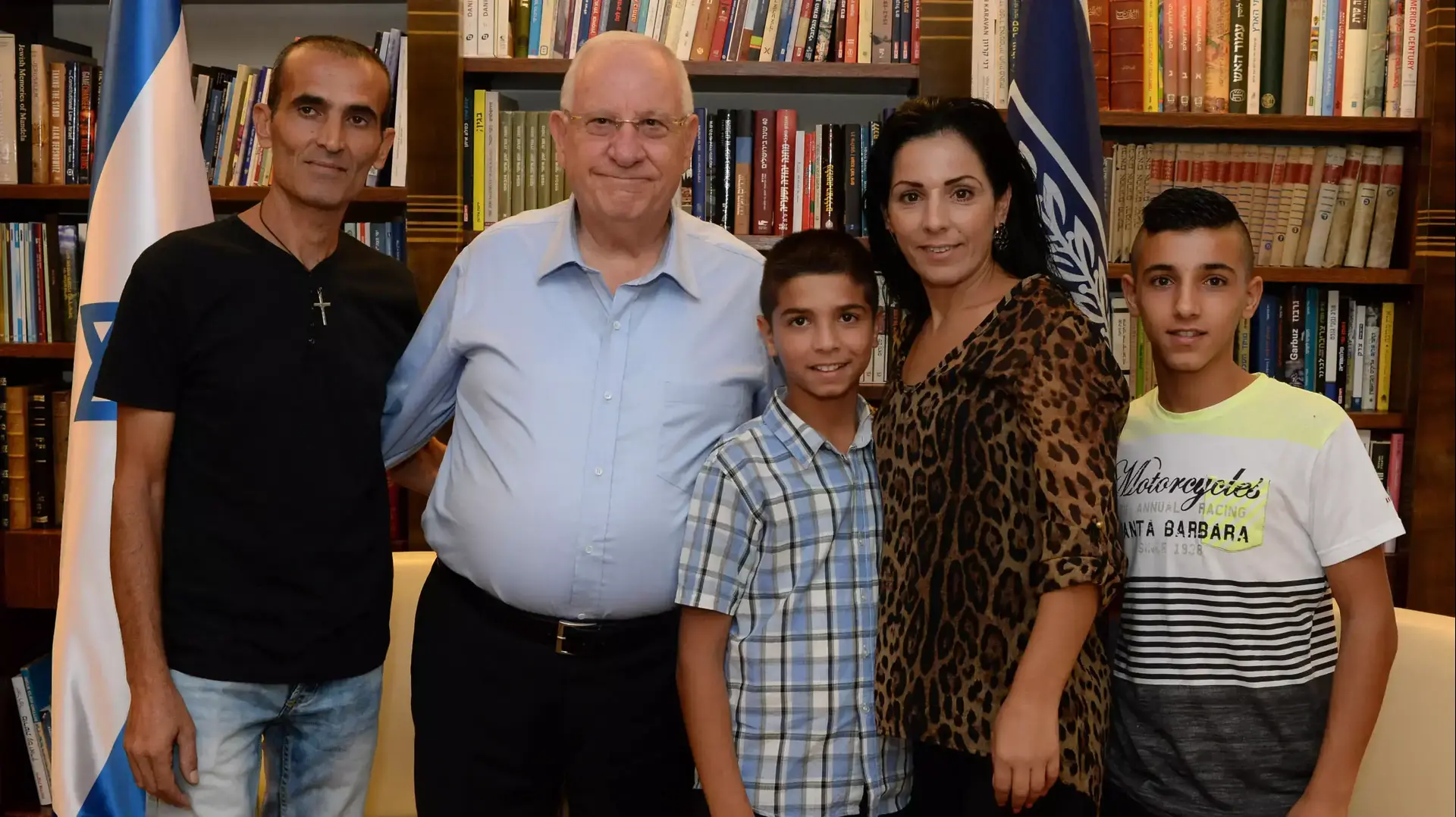 נשיא המדינה והילד ג'ורג' עמירה קוראים לסובלנות, הזדהות ושיוויון בסרטון וידאו מרגש. ספטמבר 2014 נשיא המדינה והילד ג'ורג' עמירה קוראים לסובלנות, הזדהות ושיוויון בסרטון וידאו מרגש. ספטמבר 2014