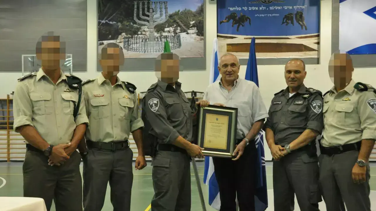 השר לביטחון הפנים יצחק אהרונוביץ' בביקור בבסיס הימ"מ, 1 באוקטובר 2014 השר לביטחון הפנים יצחק אהרונוביץ' בביקור בבסיס הימ"מ, 1 באוקטובר 2014