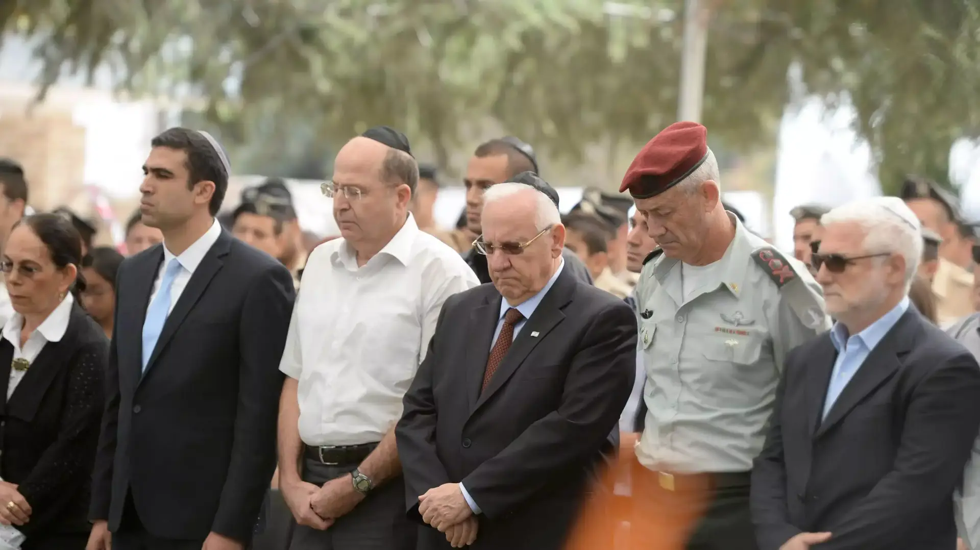 נשיא המדינה ראובן ריבלין, שר הביטחון יעלון והרמטכ"ל בני גנץ בטקס האזכרה לחללי מלחמת יום הכיפורים היום בהר הרצל. באוקטובר 2014 נשיא המדינה ראובן ריבלין, שר הביטחון יעלון והרמטכ"ל בני גנץ בטקס האזכרה לחללי מלחמת יום הכיפורים היום בהר הרצל. באוקטובר 2014
