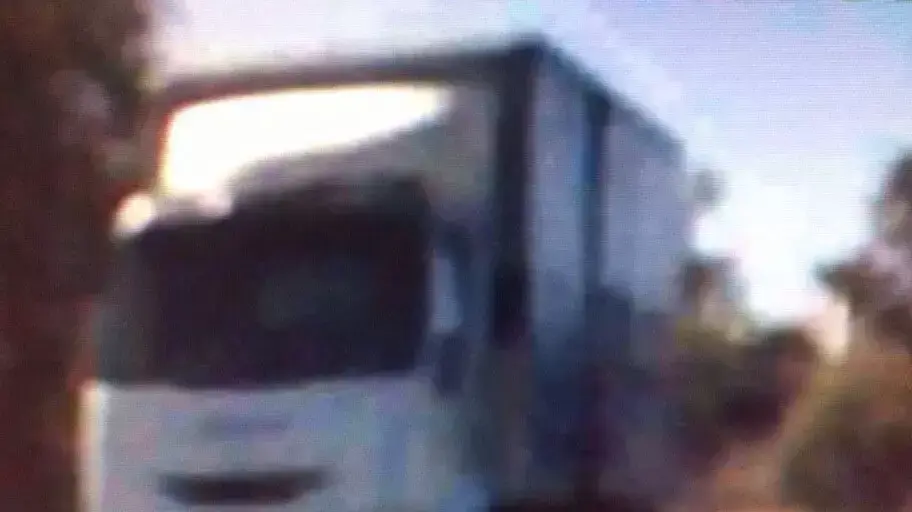 המשאית הפוגעת בתאונת הפגע וברח בכביש 73 בעמק יזרעאל המשאית הפוגעת בתאונת הפגע וברח בכביש 73 בעמק יזרעאל