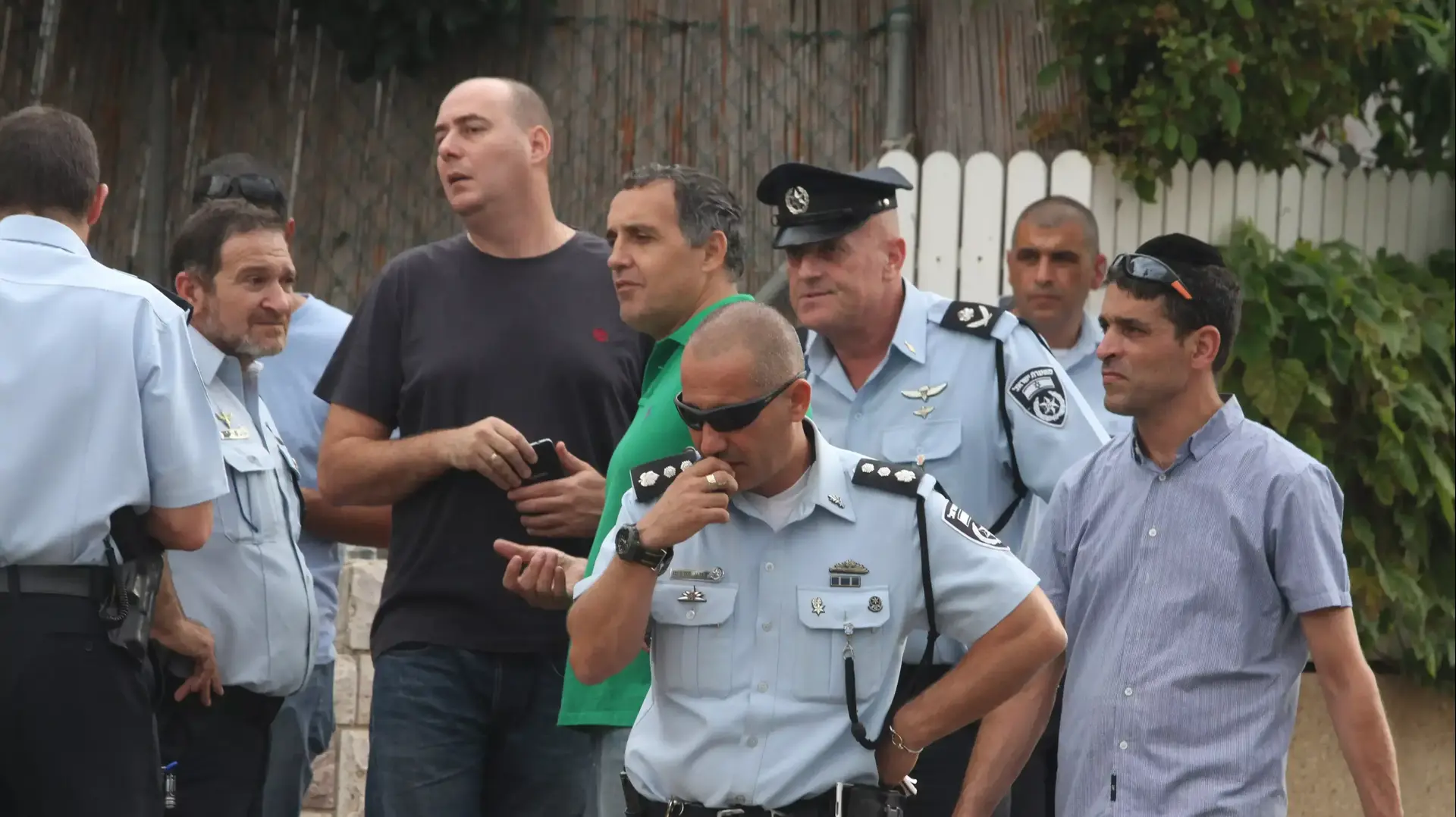 ניצב ברונו שטיין בזירת פיצוץ המכונית בנתניה, אוקטובר 2014