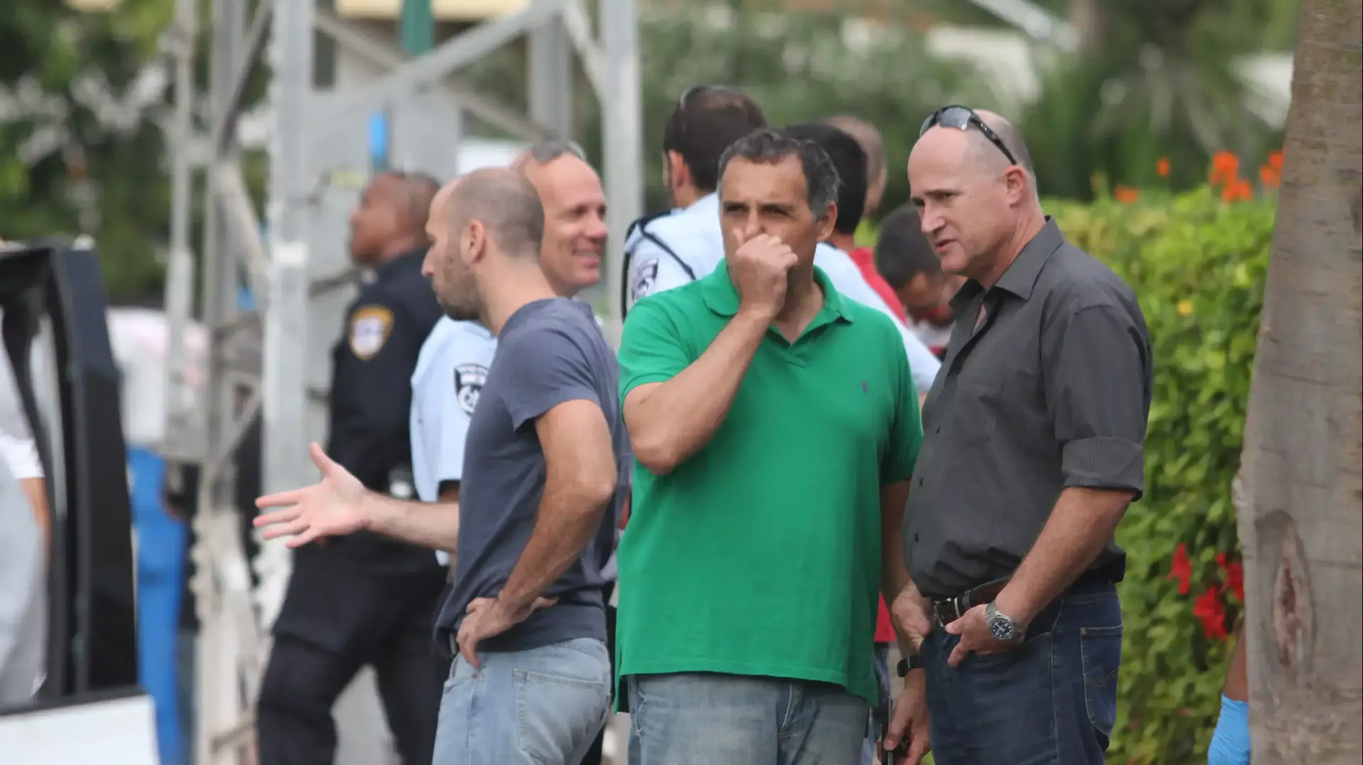 ניצב רוני ריטמן, מפקד להב 433 בזירת פיצוץ המכונית בנתניה, אוקטובר 2014 ניצב רוני ריטמן, מפקד להב 433 בזירת פיצוץ המכונית בנתניה, אוקטובר 2014