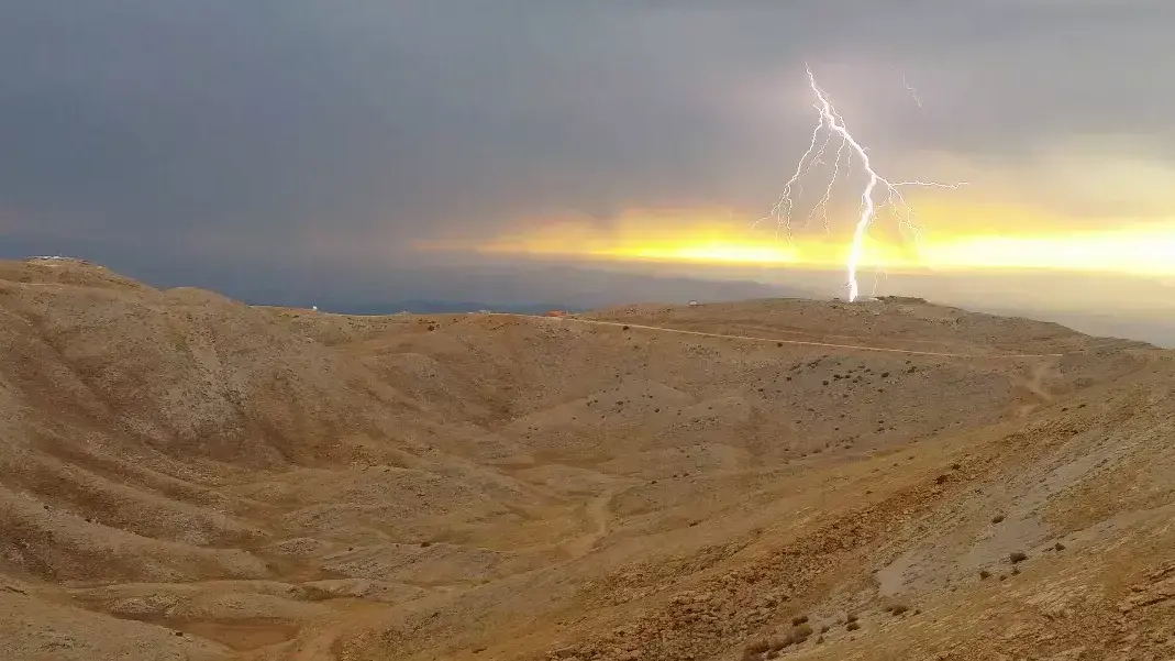 פגיעת ברק ברכס החרמון פגיעת ברק ברכס החרמון