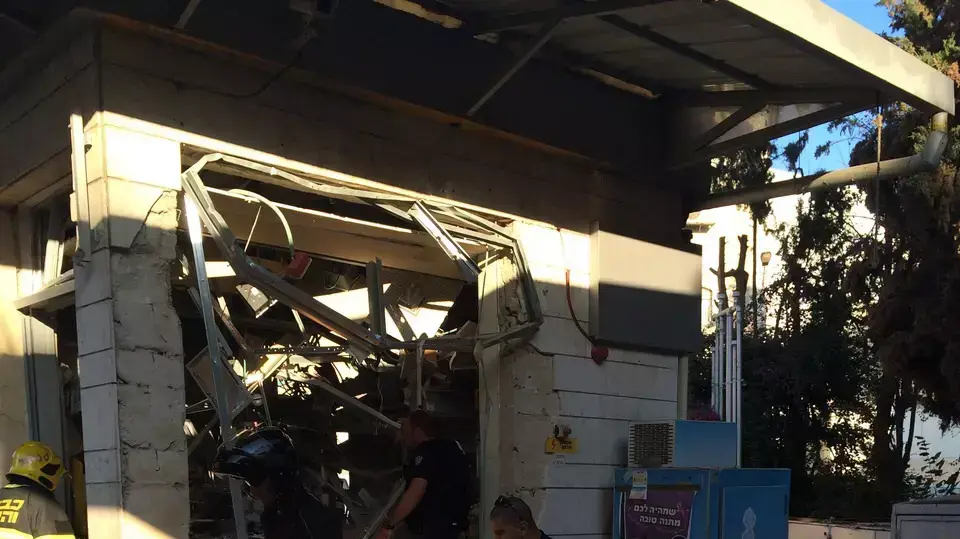 פיצוץ בתחנת דלק ברחוב החומה השלישית בירושלים 13 באוקטובר 2014 פיצוץ בתחנת דלק ברחוב החומה השלישית בירושלים 13 באוקטובר 2014