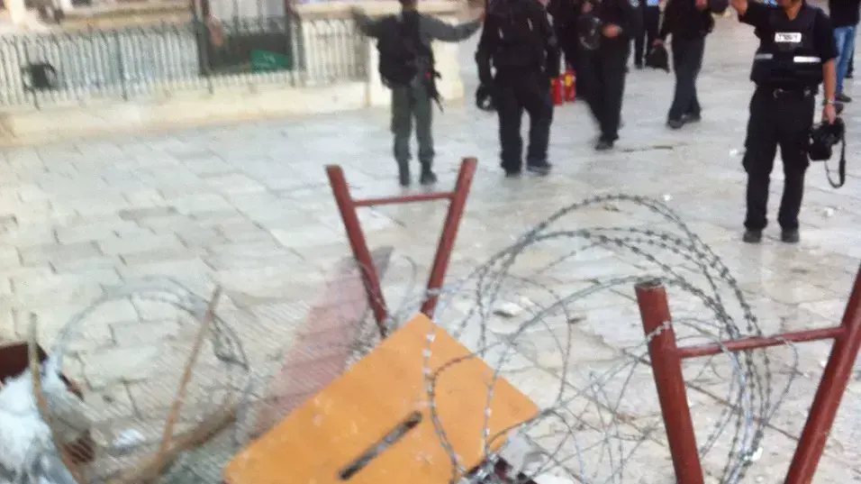 המשטרה פרצה להר הבית וסיכלה ניסיון לעורר מהומות במסגד אל אקצא, אוקטובר 2014 המשטרה פרצה להר הבית וסיכלה ניסיון לעורר מהומות במסגד אל אקצא, אוקטובר 2014