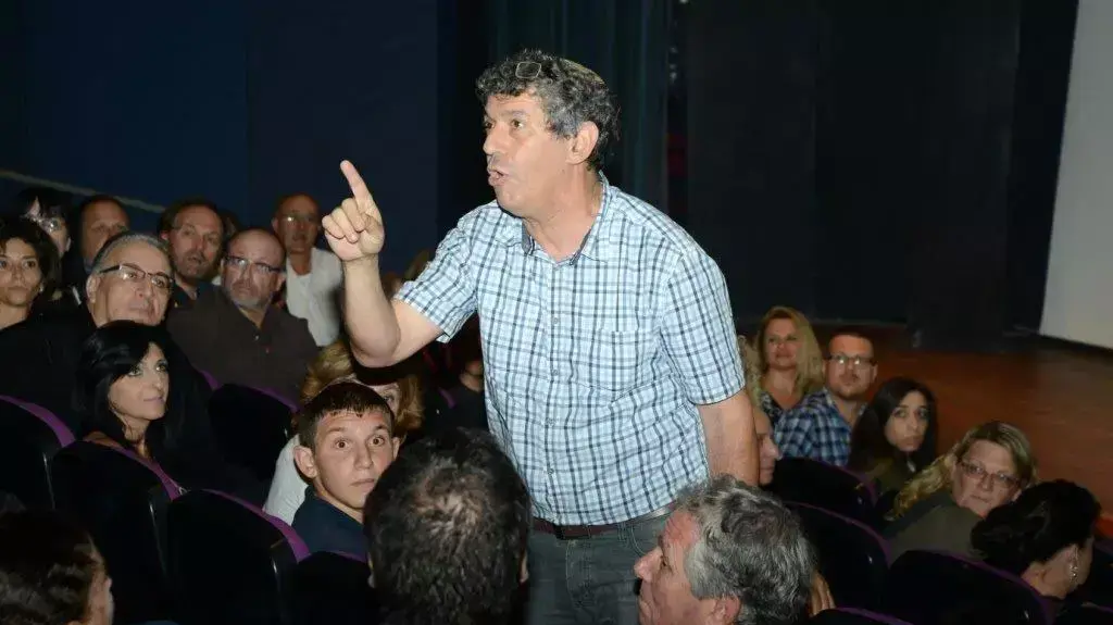 מהומה בקהל לאחר הקרנת הסרט התיעודי "אם לומר את האמת" של איתן חריס בפסטיבל הסרטים חיפה מהומה בקהל לאחר הקרנת הסרט התיעודי "אם לומר את האמת" של איתן חריס בפסטיבל הסרטים חיפה