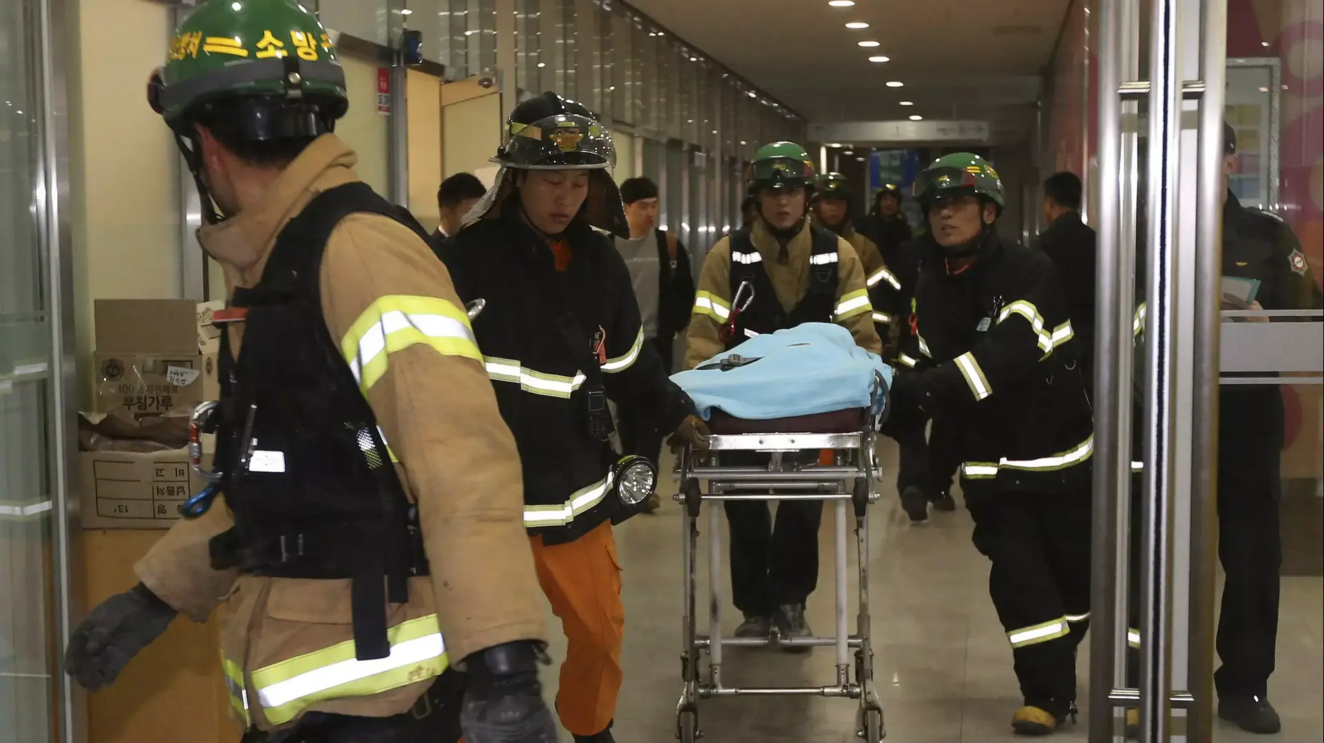 לפחות 16 הרוגים בקוריאה הדרומית כתוצאה מקריסת משטח אוורור במהלך הופעה לפחות 16 הרוגים בקוריאה הדרומית כתוצאה מקריסת משטח אוורור במהלך הופעה