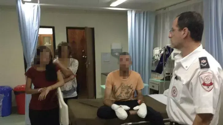 משלחת מד"א לנפאל מטפל בפצועים הישראלים בבית החולים בקטמנדו משלחת מד"א לנפאל מטפל בפצועים הישראלים בבית החולים בקטמנדו