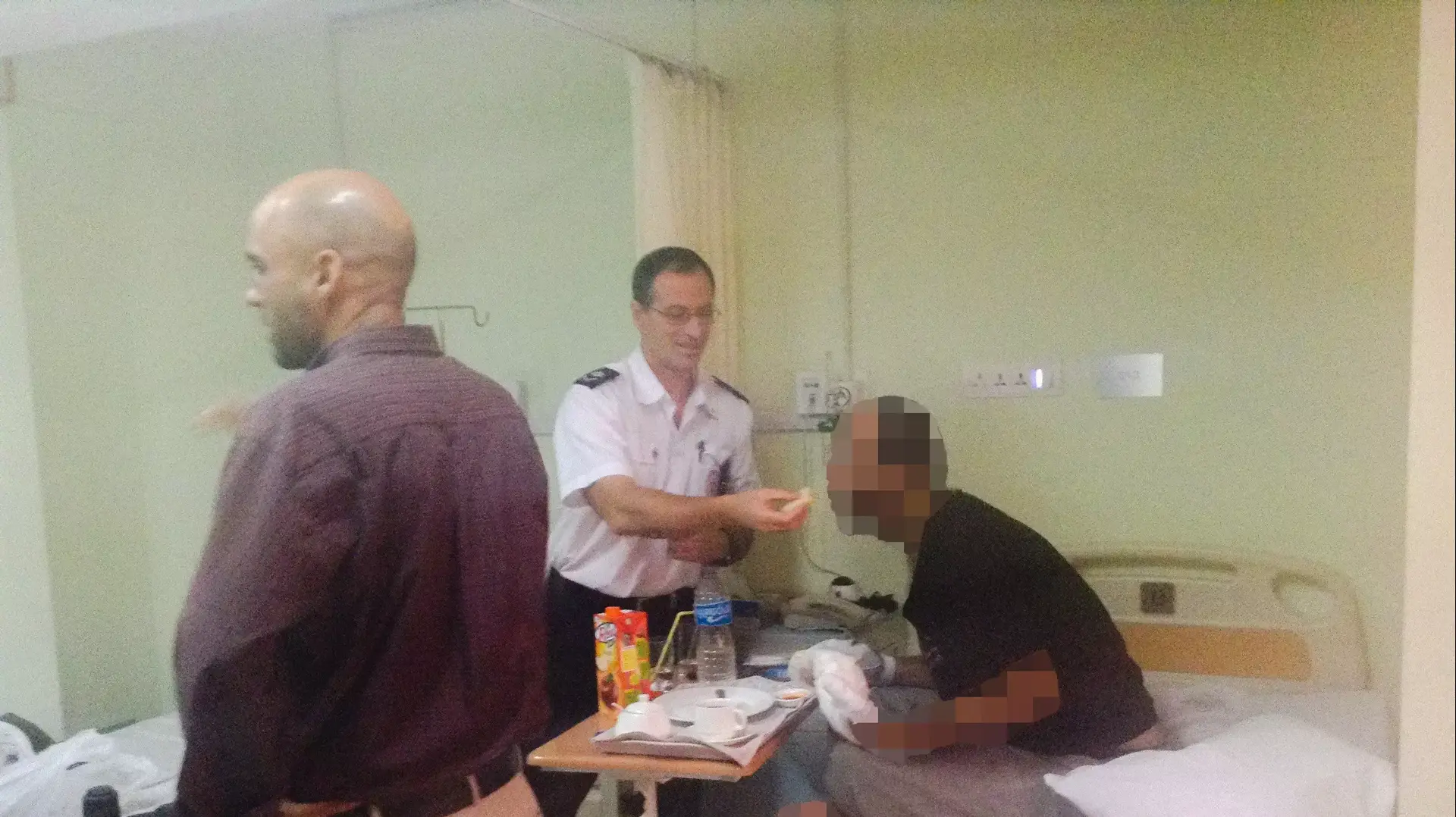 משלחת מד"א לנפאל מטפל בפצועים הישראלים בבית החולים בקטמנדו משלחת מד"א לנפאל מטפל בפצועים הישראלים בבית החולים בקטמנדו