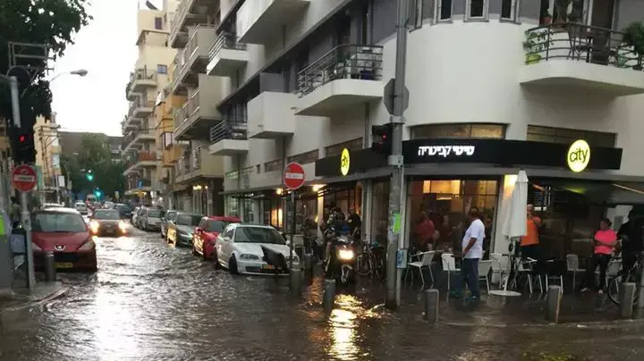 הצפות בפלורנטין שבדרום תל אביב הצפות בפלורנטין שבדרום תל אביב