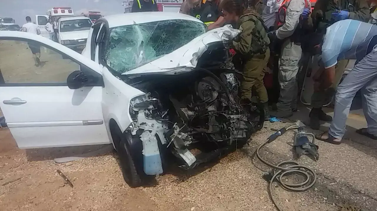 תאונת דרכים קשה על כביש 90 סמוך ליישוב יהל, אוקטובר 2014 תאונת דרכים קשה על כביש 90 סמוך ליישוב יהל, אוקטובר 2014