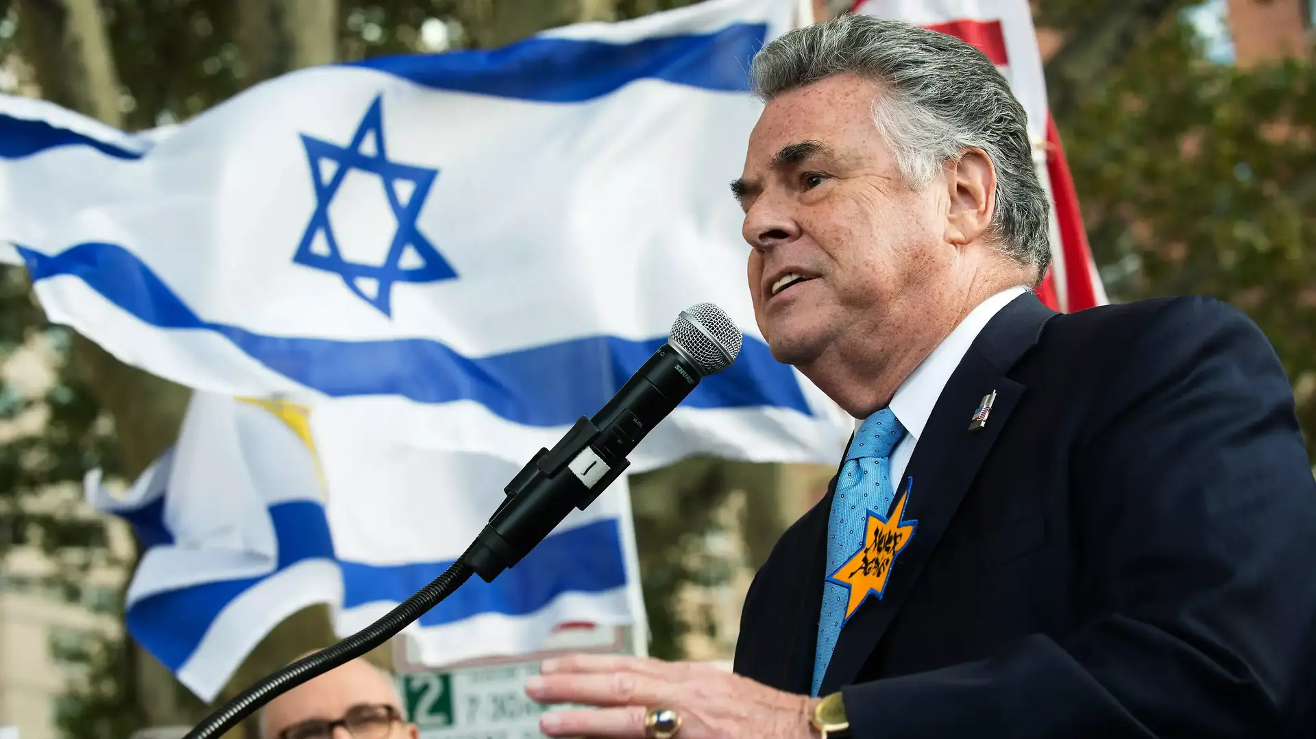 מחאה בניו יורק נגד העלאת האופרה "מות קלינגהופר" מרכז לינקולן, מנהטן, 20 באוקטובר 2014 מחאה בניו יורק נגד העלאת האופרה "מות קלינגהופר" מרכז לינקולן, מנהטן, 20 באוקטובר 2014