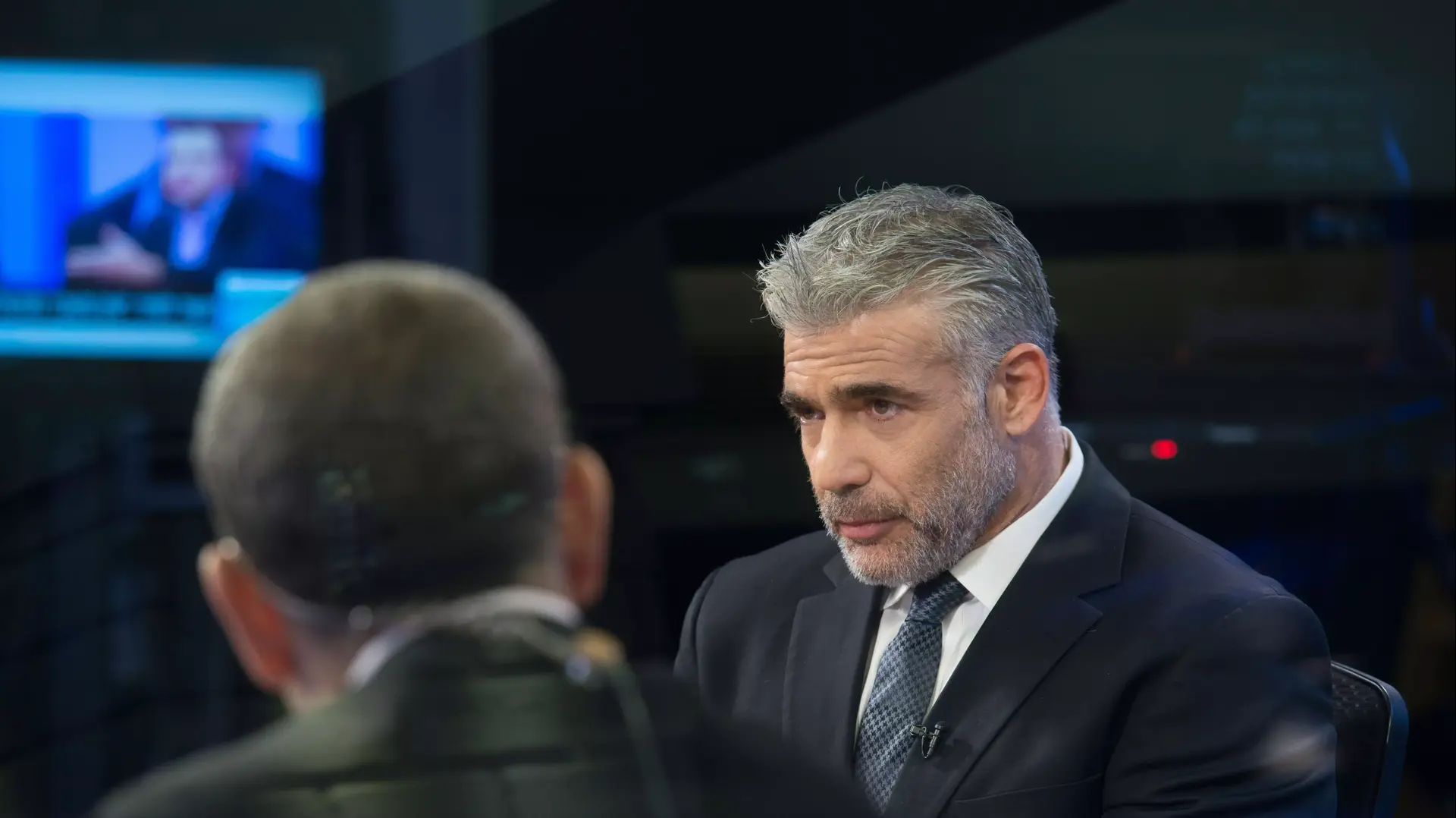 שר האוצר יאיר לפיד בראיון באולפן וואלה! עם ינון מגל, אוקטובר 2014 שר האוצר יאיר לפיד בראיון באולפן וואלה! עם ינון מגל, אוקטובר 2014