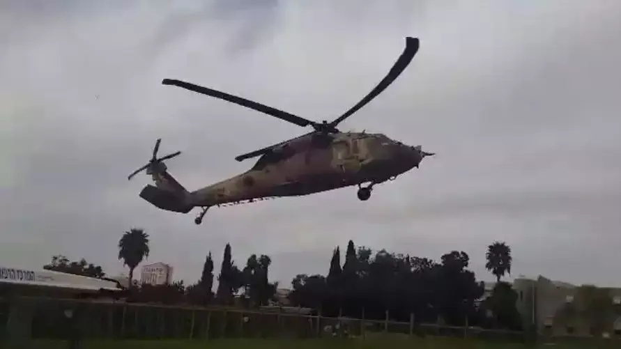 שתי חיילות קרקל מפונות לסורוקה. אוקטובר 2014 שתי חיילות קרקל מפונות לסורוקה. אוקטובר 2014