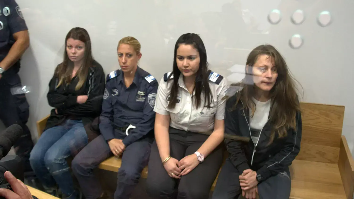 יצאניות החשודות ברצח דוקטור אלי ללוז בהכרעת הדיו בבית המשפט המחוזי תל אביב, אוקטובר 2014