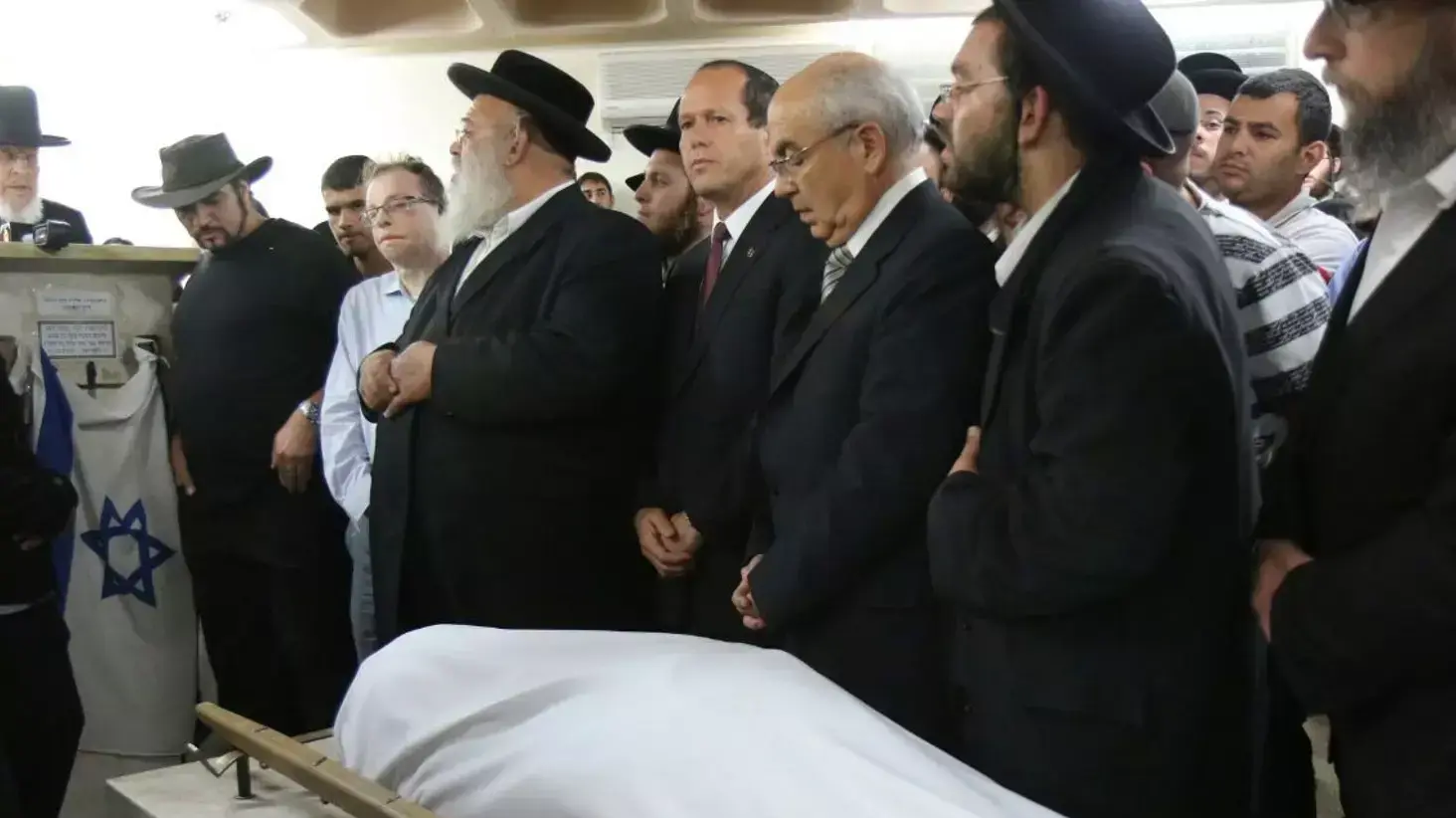 הלווייתה של קרן ימימה שמתה מפצעיה לאחר שנפגעה בפיגוע הדריסה בירושלים, בית הלוויות שמגר הלווייתה של קרן ימימה שמתה מפצעיה לאחר שנפגעה בפיגוע הדריסה בירושלים, בית הלוויות שמגר