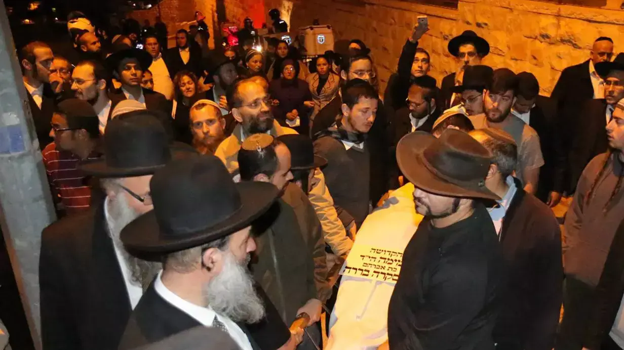 הלווייתה של קרן ימימה שמתה מפצעיה לאחר שנפגעה בפיגוע הדריסה בירושלים, בית הלוויות שמגר הלווייתה של קרן ימימה שמתה מפצעיה לאחר שנפגעה בפיגוע הדריסה בירושלים, בית הלוויות שמגר