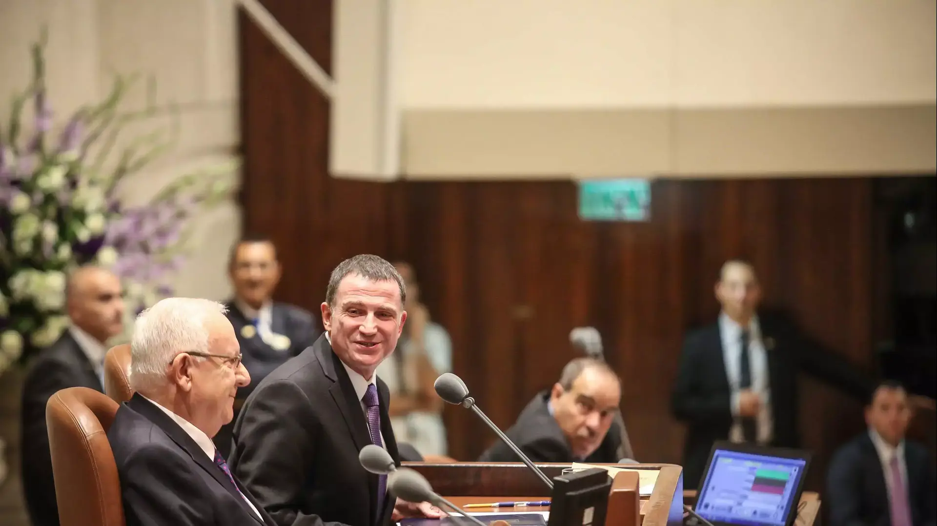 הנשיא ראובן ריבלין ויו"ר הכנסת יולי אדלשטיין בישיבת הפתיחה של המושב השלישי של הכנסת ה- 19 , אוקטובר 2014 הנשיא ראובן ריבלין ויו"ר הכנסת יולי אדלשטיין בישיבת הפתיחה של המושב השלישי של הכנסת ה- 19 , אוקטובר 2014