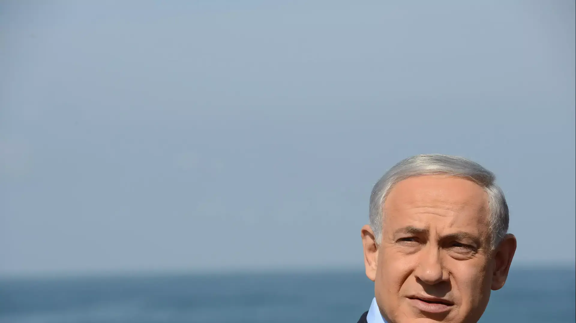 ראש הממשלה בנימין נתניהו בטקס הנחת אבן פינה לנמל החדש באשדוד, אוקטובר 2014 ראש הממשלה בנימין נתניהו בטקס הנחת אבן פינה לנמל החדש באשדוד, אוקטובר 2014
