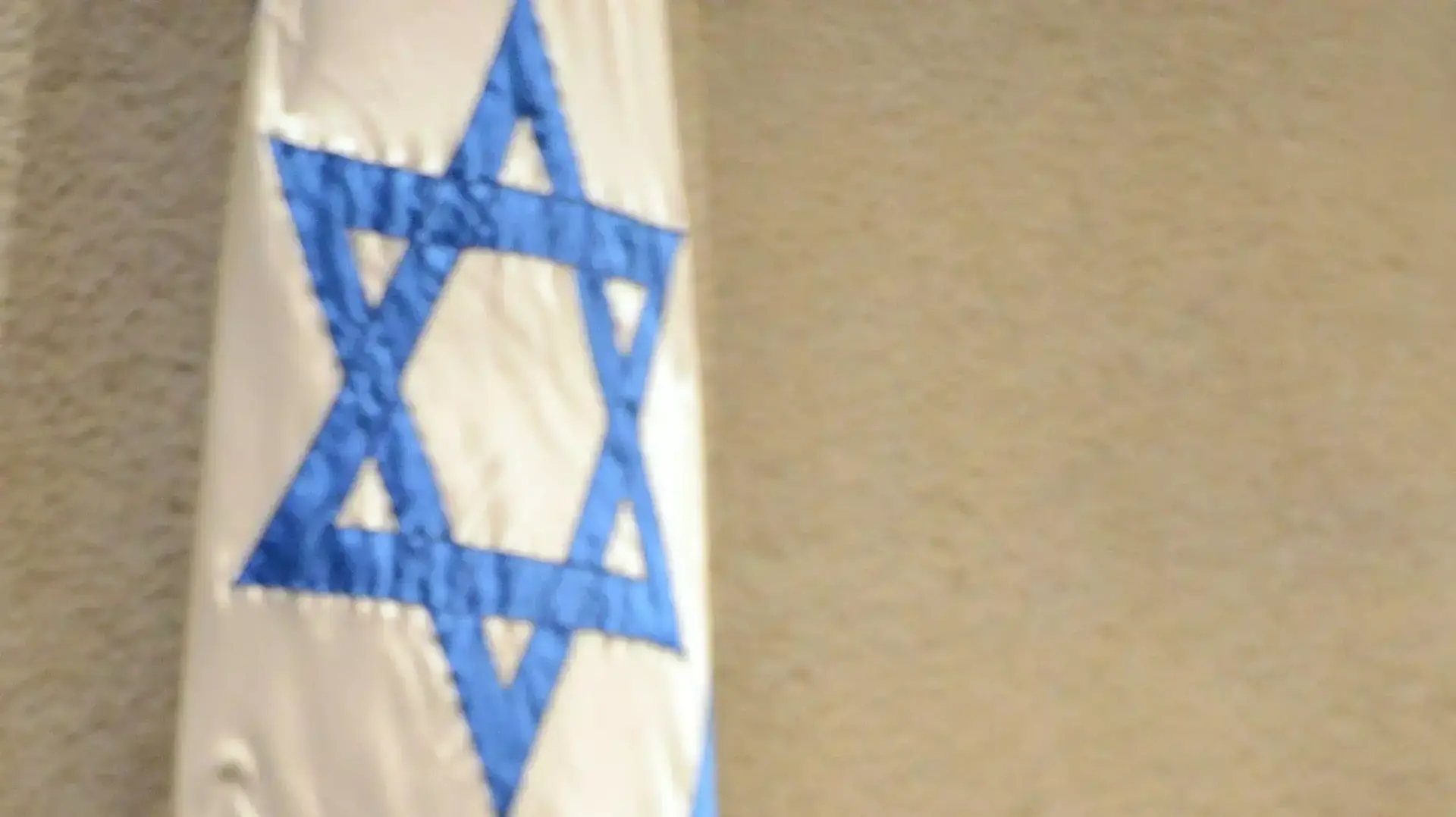 ראש הממשלה בנימין נתניהו נואם במליאה לזכרו של רחבעם זאבי גנדי, אוקטובר 2014 ראש הממשלה בנימין נתניהו נואם במליאה לזכרו של רחבעם זאבי גנדי, אוקטובר 2014