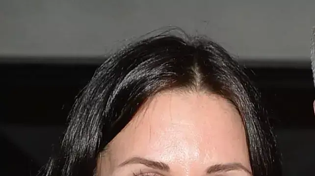 קורטני קוקס קורטני קוקס