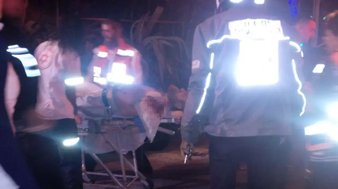 יהודה גליק מפונה לבית החולים לאחר הירי הלילה יהודה גליק מפונה לבית החולים לאחר הירי הלילה