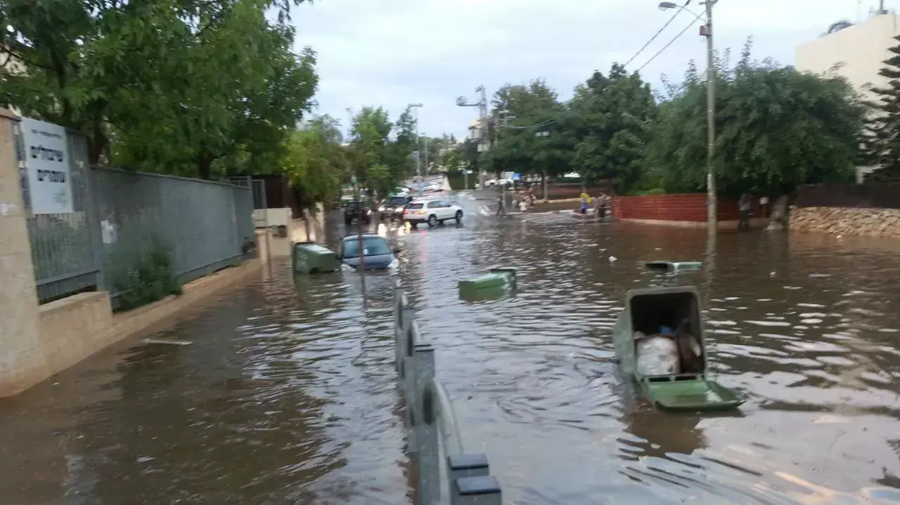 הצפות בשכונת צהלה בתל אביב , אוקטובר 2014 הצפות בשכונת צהלה בתל אביב , אוקטובר 2014