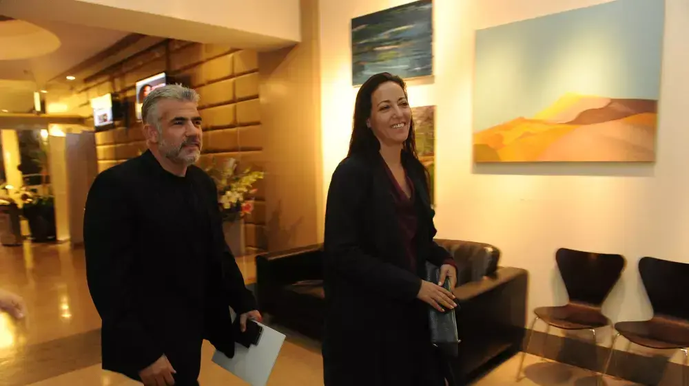 השר יאיר לפיד ואשתו ליהיא לפיד בכנס של מפלגתו בבית ציוני אמריקה, אוקטובר 2014 השר יאיר לפיד ואשתו ליהיא לפיד בכנס של מפלגתו בבית ציוני אמריקה, אוקטובר 2014