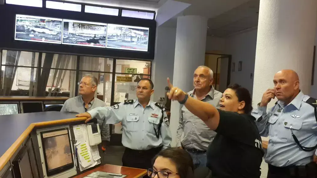 סיור השר לביטחון הפנים יצחק אהרונוביץ' עם כוחות המשטרה במזרח ירושלים 31.10.14 סיור השר לביטחון הפנים יצחק אהרונוביץ' עם כוחות המשטרה במזרח ירושלים 31.10.14