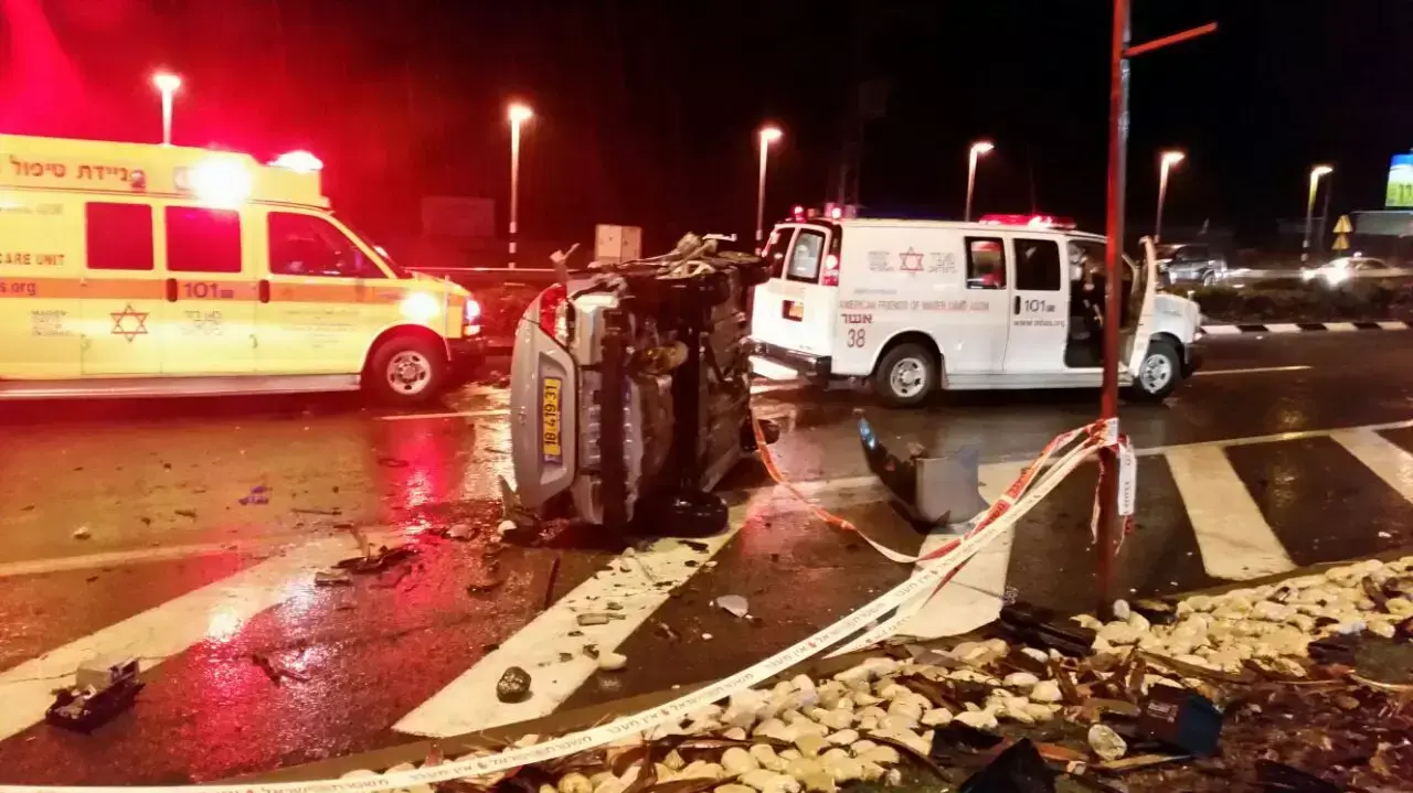 הרוג ושלושה פצועים בהתהפכות מכונית ליד מעיליא הרוג ושלושה פצועים בהתהפכות מכונית ליד מעיליא