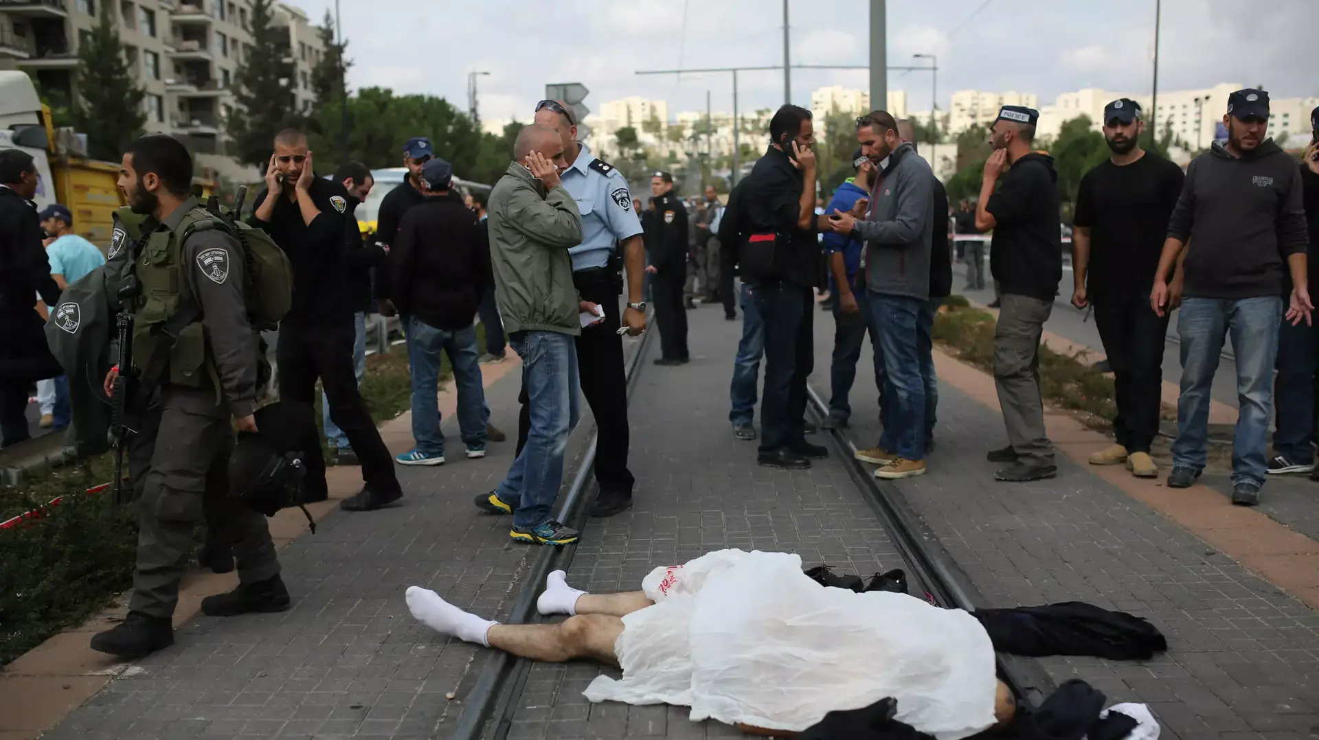 המחבל בזירת הפיגוע ירושלים המחבל בזירת הפיגוע ירושלים