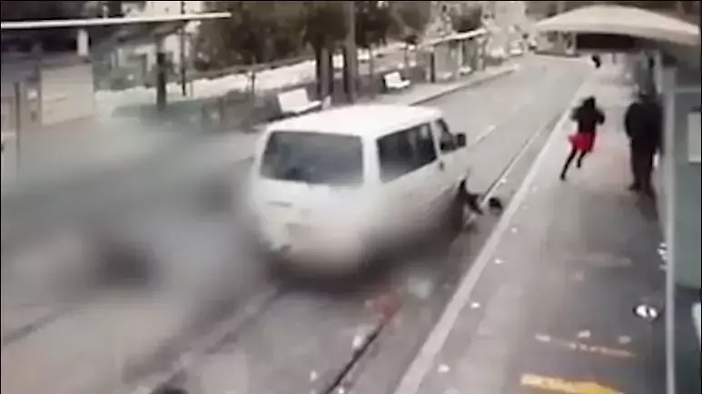 תיעוד רגע פיגוע הדריסה בירושלים תיעוד רגע פיגוע הדריסה בירושלים