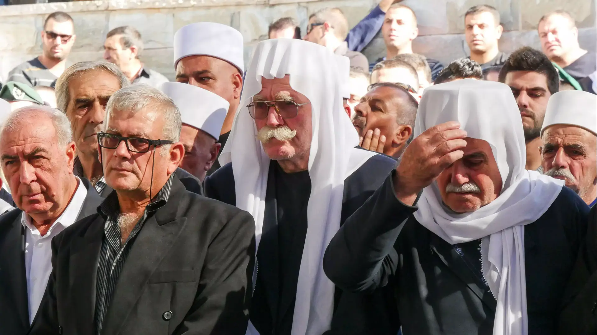 הלוויתו של פקד ג'דעאן אסעד מבית ג'אן שנהרג בפיגוע הדריסה בירושלים, נובמבר 2014 הלוויתו של פקד ג'דעאן אסעד מבית ג'אן שנהרג בפיגוע הדריסה בירושלים, נובמבר 2014