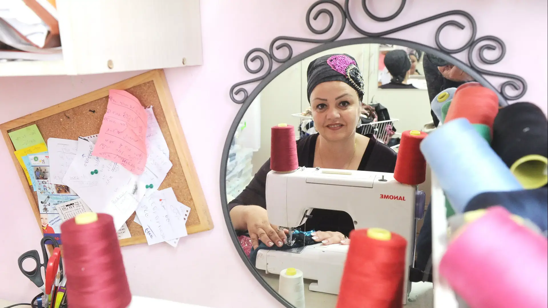 תמר לוי הקימה עסק של מטפחות ראש תמר לוי הקימה עסק של מטפחות ראש