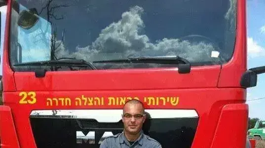 הכבאי סאמר עסלי תושב כפר קרע בן 37 שנהרג בדליפת האמוניה בעמק חפר, 6 בנובמבר 2014 הכבאי סאמר עסלי תושב כפר קרע בן 37 שנהרג בדליפת האמוניה בעמק חפר, 6 בנובמבר 2014