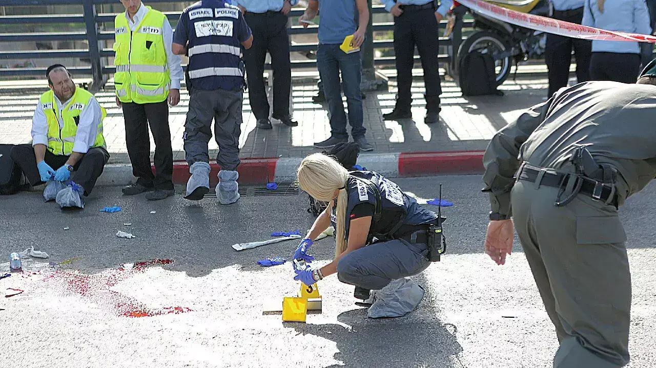 זירת הדקירה בתחנת רכבת ההגנה, תל אביב זירת הדקירה בתחנת רכבת ההגנה, תל אביב