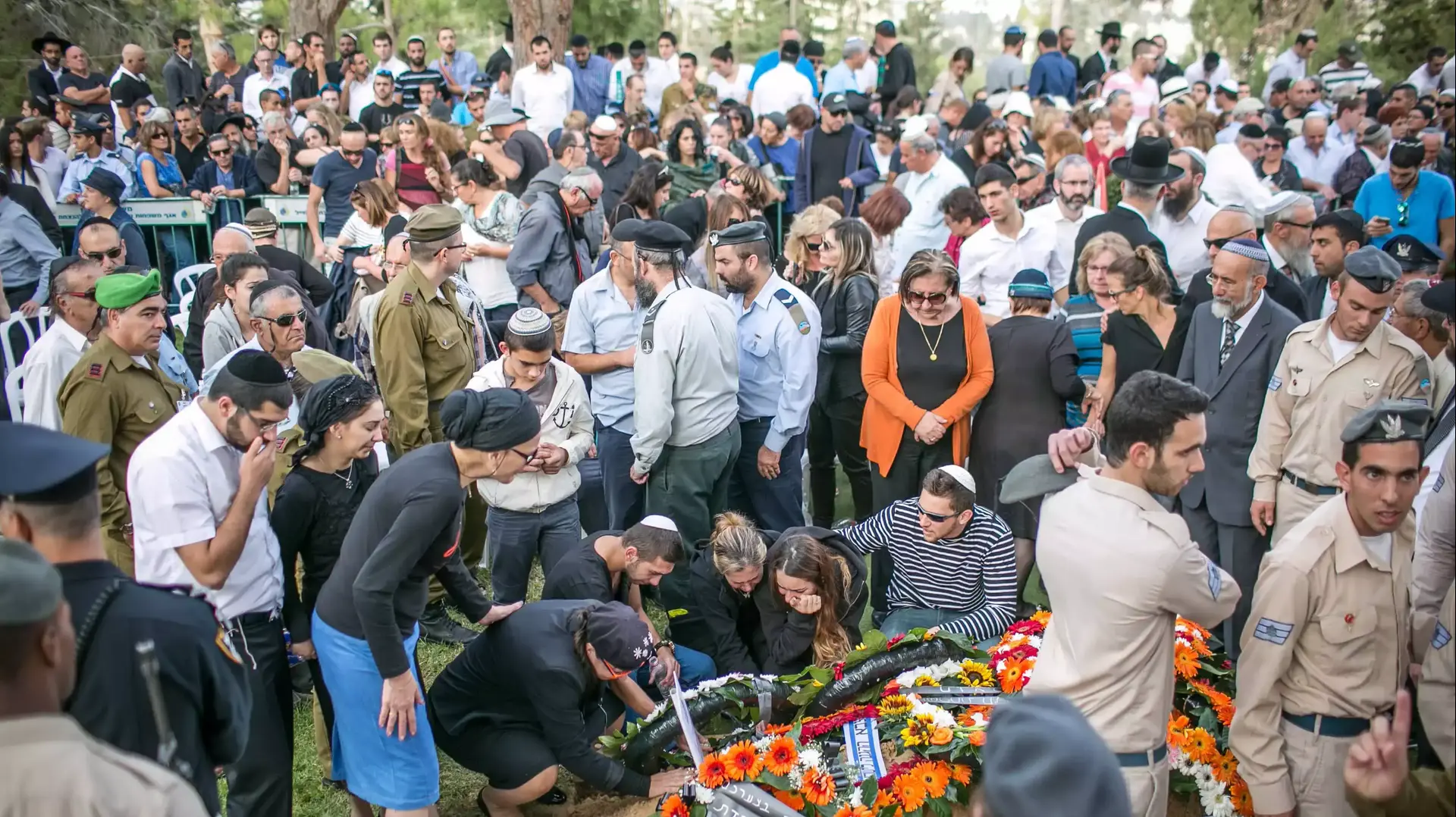 הלוויה של סמל ראשון אלמוג שילוני הר הרצל 11.11.14 הלוויה של סמל ראשון אלמוג שילוני הר הרצל 11.11.14