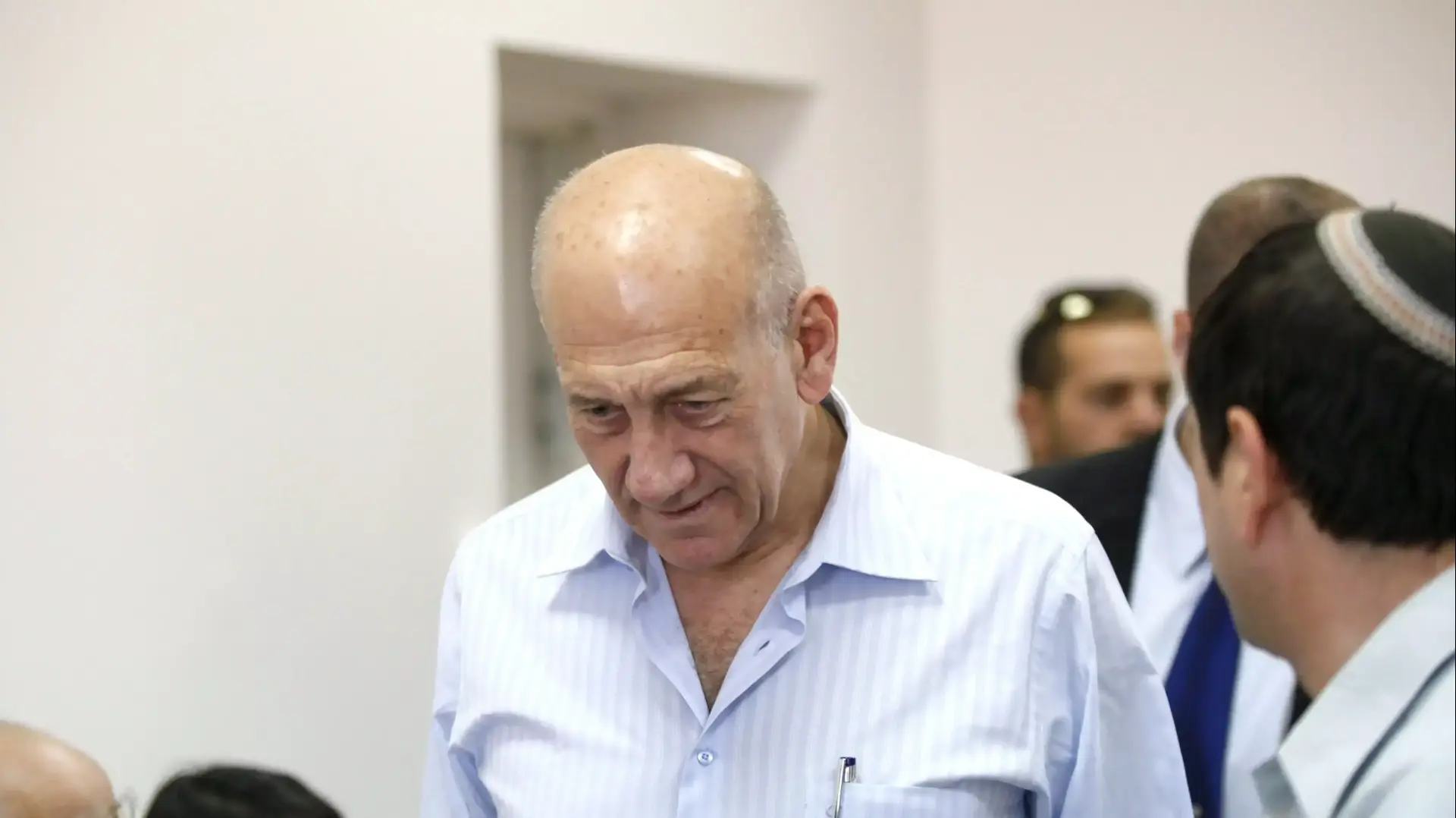 אהוד אולמרט בבית המשפט המחוזי בירושלים אהוד אולמרט בבית המשפט המחוזי בירושלים