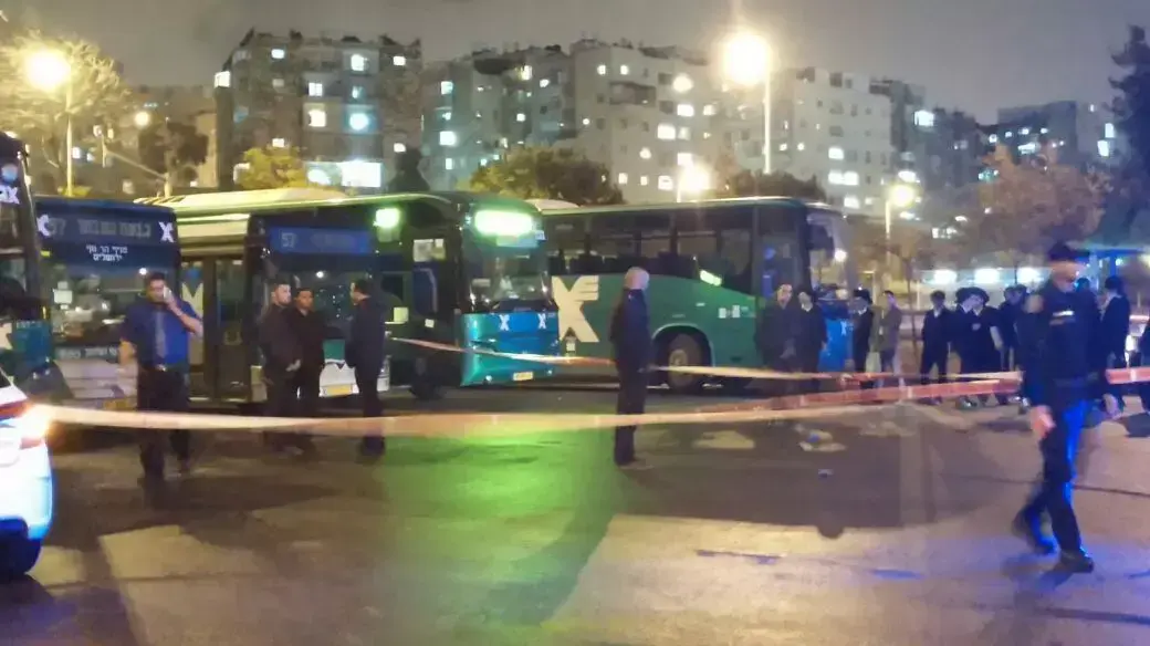 נהג פלסטיני נמצא תלוי באוטובוס אגד במזרח ירושלים נהג פלסטיני נמצא תלוי באוטובוס אגד במזרח ירושלים