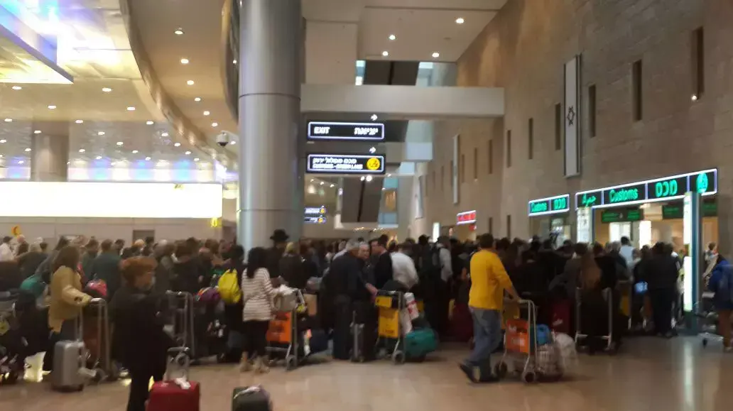 שביתה בנתב"ג של המכס ובדיקת דרכונים שביתה בנתב"ג של המכס ובדיקת דרכונים