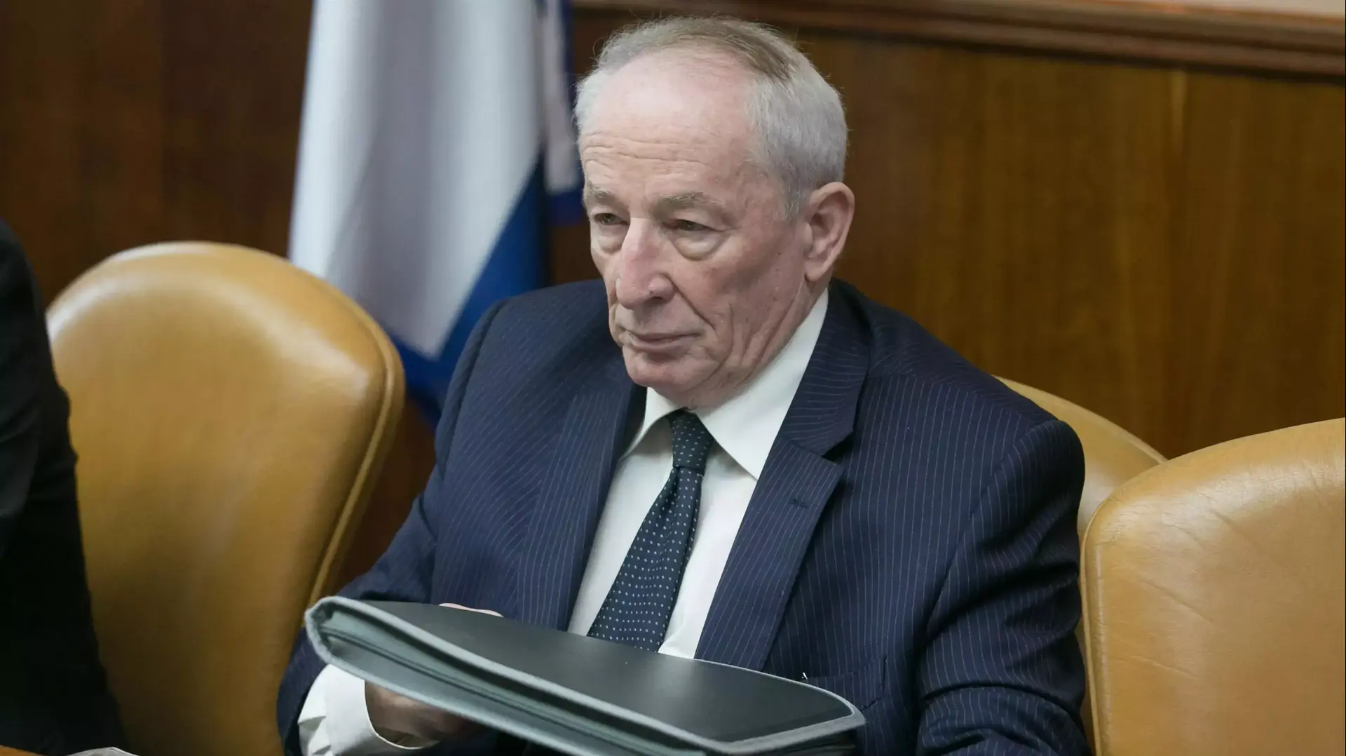 היועץ המשפטי לממשלה יהודה וינשטיין  בישיבת הממשלה, נובמבר 2014