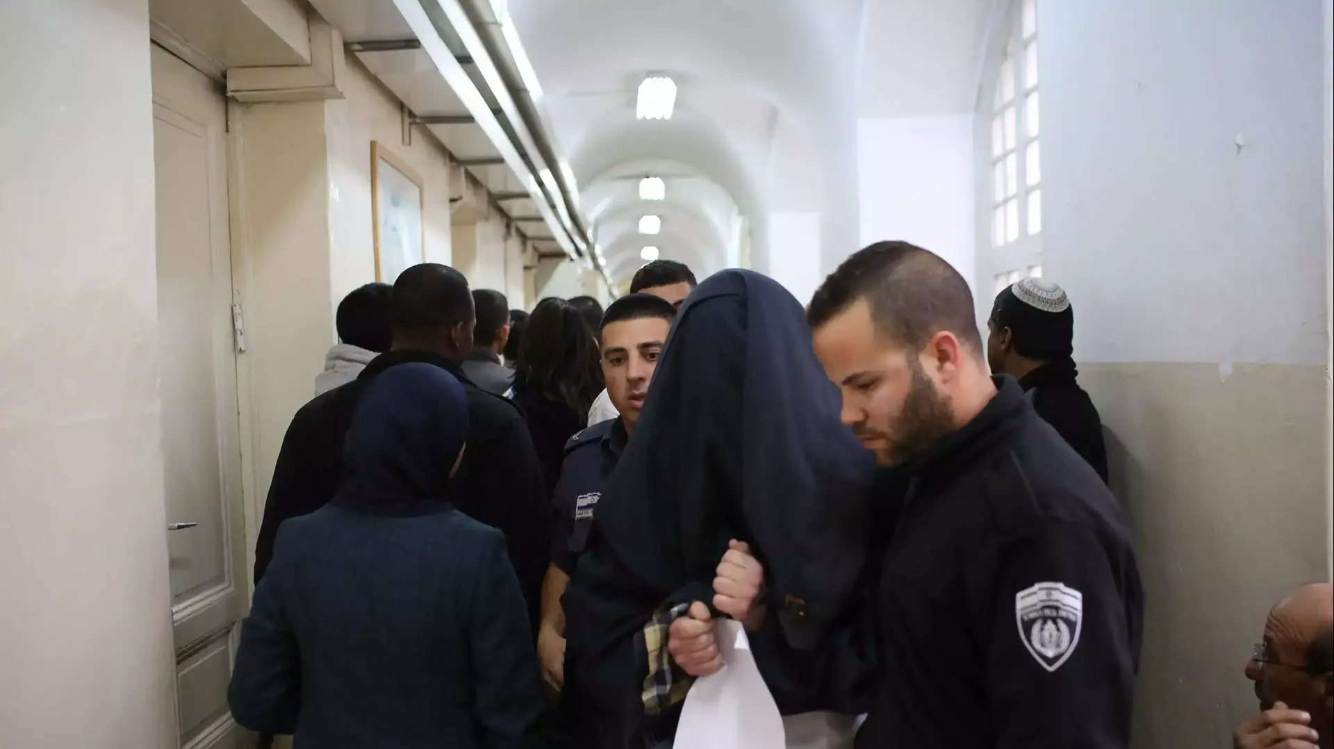 מורה החשוד במעשי סדום בתלמידיו מובא להארכת מעצר בבית משפט השלום ירושלים מורה החשוד במעשי סדום בתלמידיו מובא להארכת מעצר בבית משפט השלום ירושלים