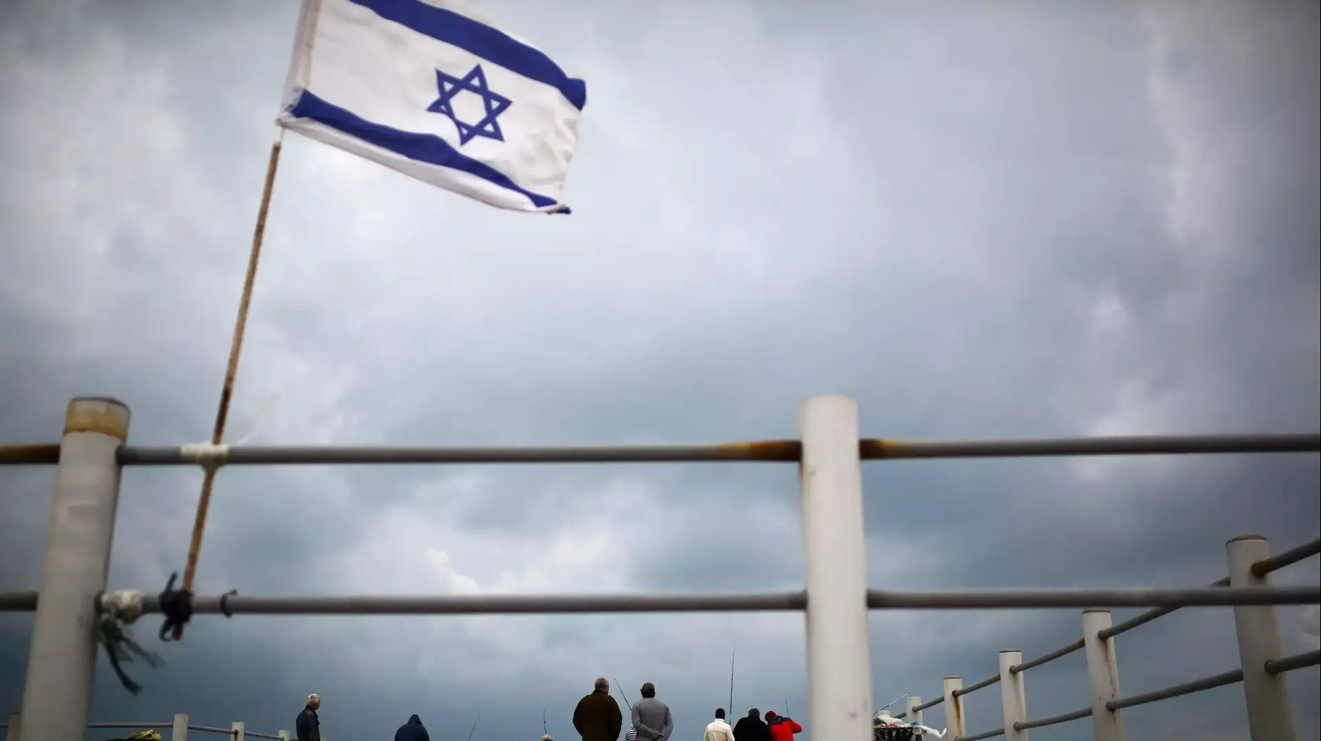 שמיים מעוננים באשדוד שמיים מעוננים באשדוד