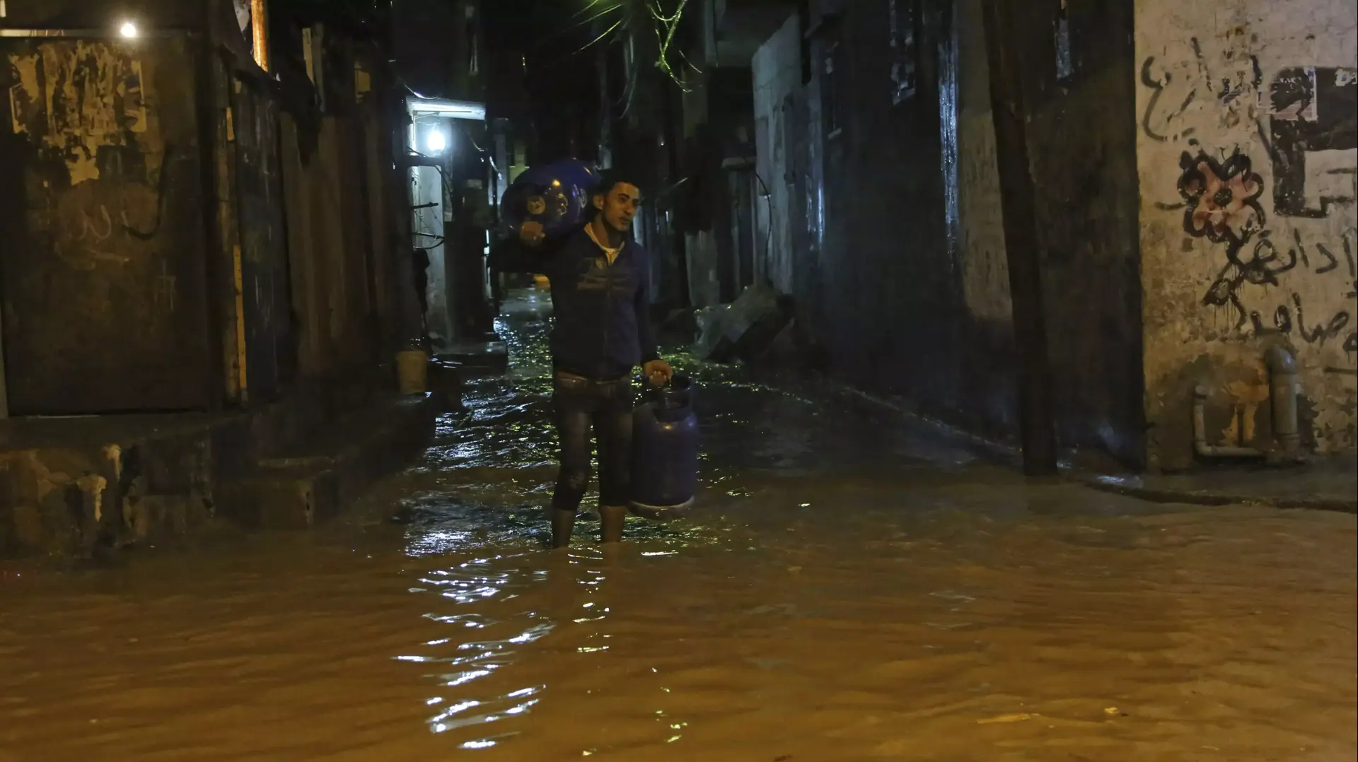 הצפות במחנה הפליטים שאטי צפון רצועת עזה, נובמבר 2014 הצפות במחנה הפליטים שאטי צפון רצועת עזה, נובמבר 2014
