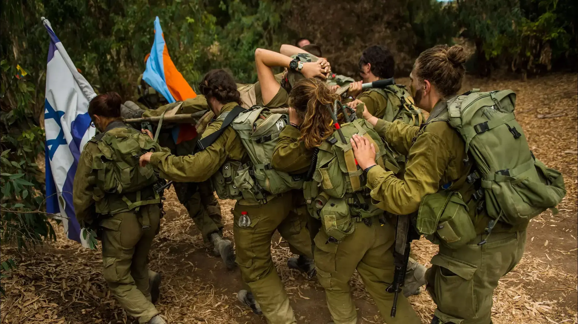 לוחמות פיקוד העורף בסיום מסע כומתה, אוקטובר 2014 לוחמות פיקוד העורף בסיום מסע כומתה, אוקטובר 2014
