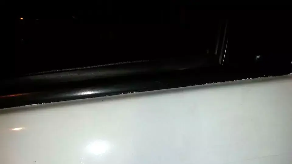 כלי רכב ישראלי שנפגע מירי ליד קריית ארבע, 28 בנובמבר 2014 כלי רכב ישראלי שנפגע מירי ליד קריית ארבע, 28 בנובמבר 2014