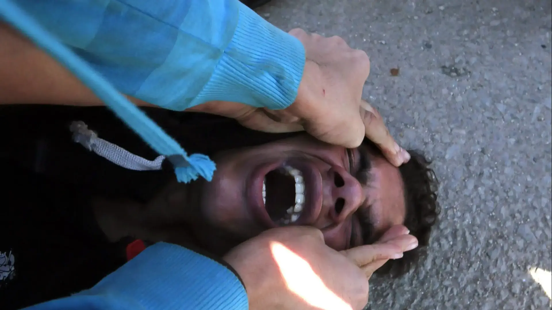 מפגין מגיב לזיכוי חוסני מובארק, קהיר מפגין מגיב לזיכוי חוסני מובארק, קהיר